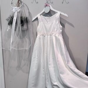 Elegant White flower girl or first communion dress size 10.